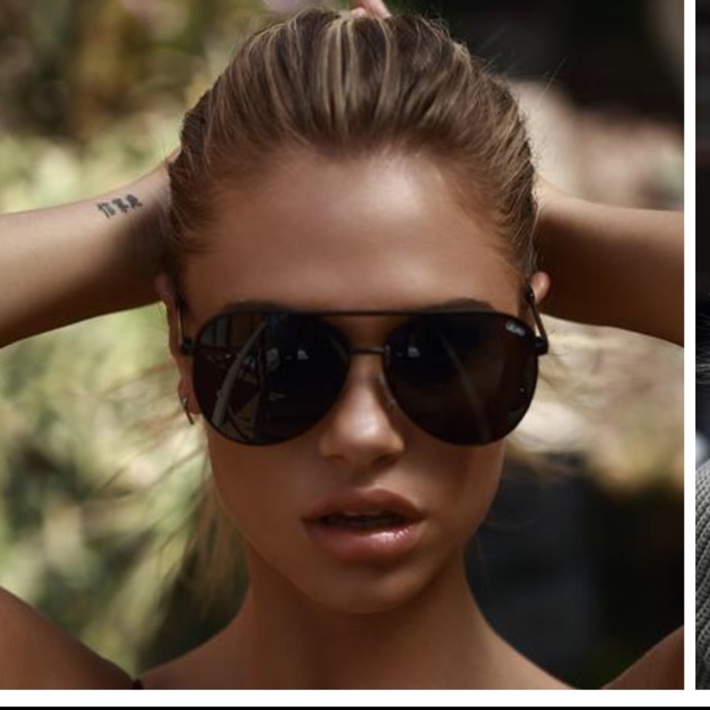 Quay Vivienne Sunglasses in Black/Smoke